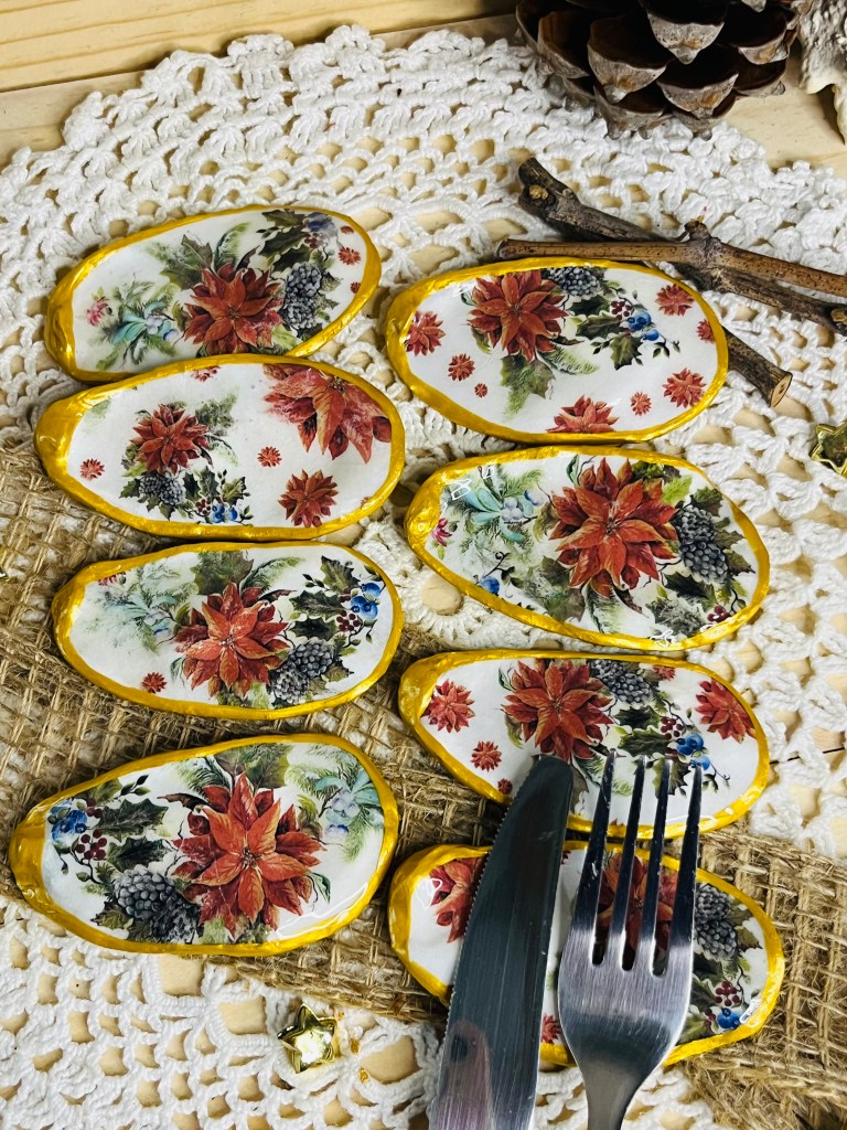 Porte-couteaux Fleur Étoile de Noël – Esprit Festif & Raffiné