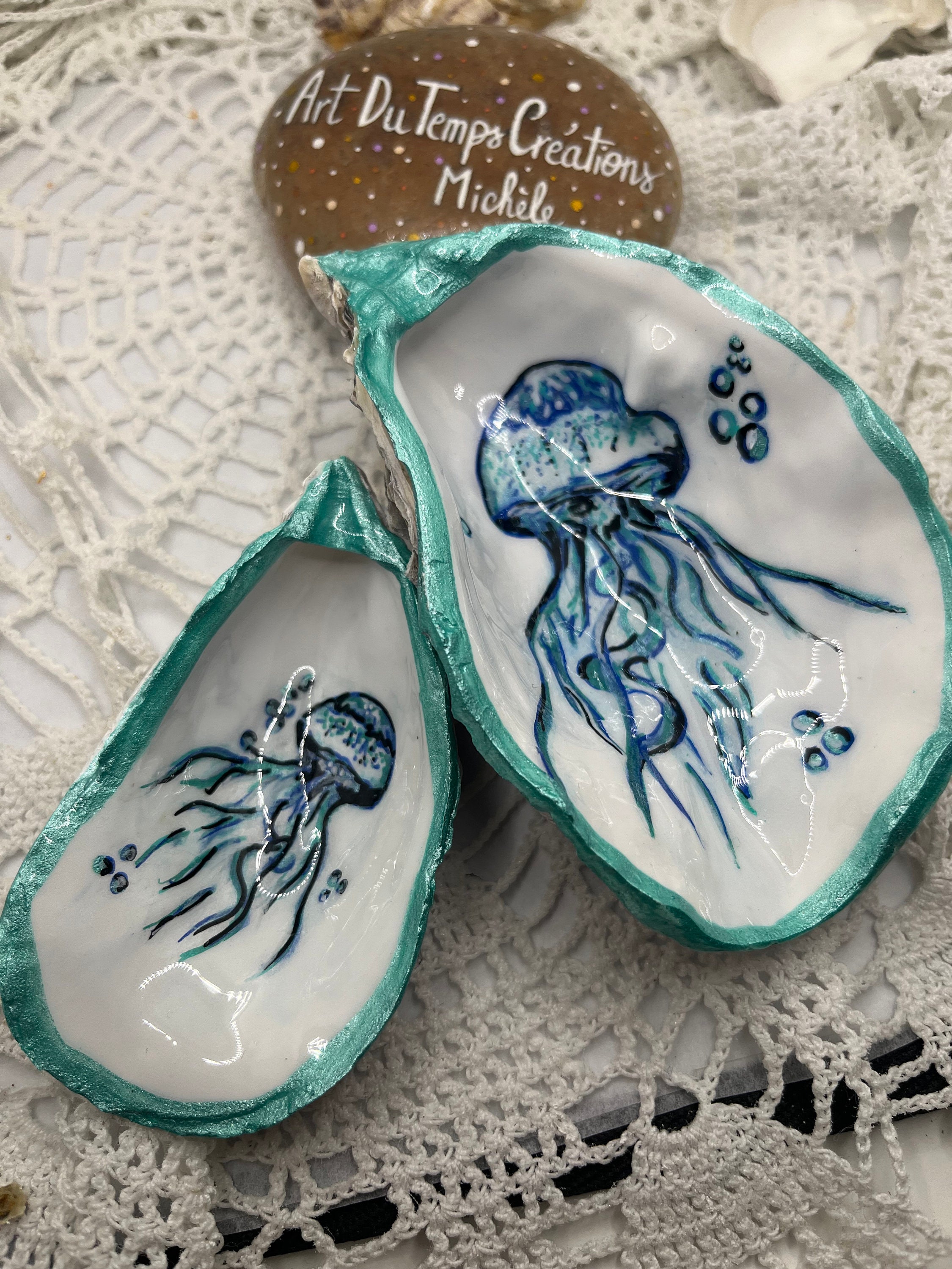 Huître sublimée – Méduses bleutées